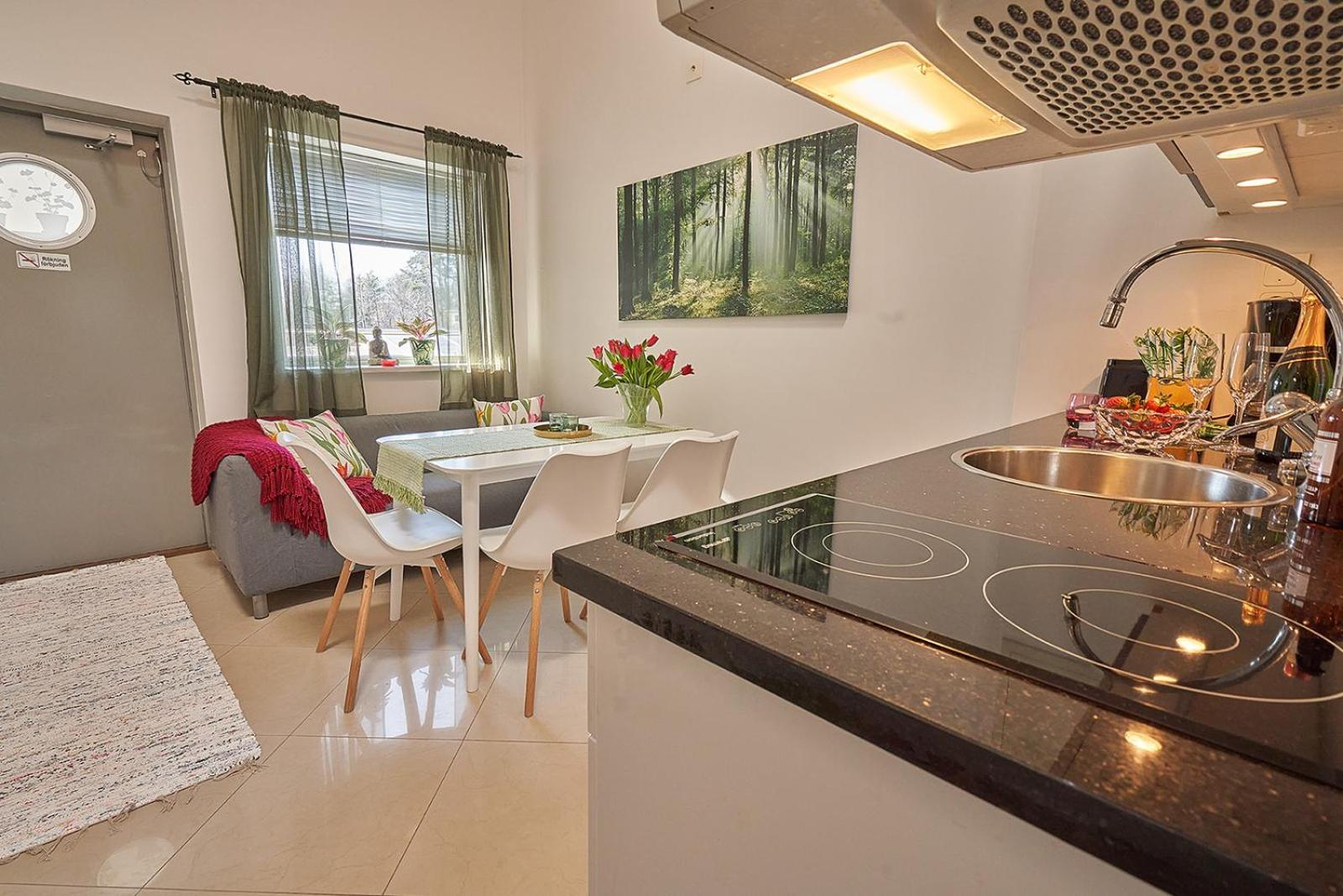 Staylong Hotell Täby Buitenkant foto
